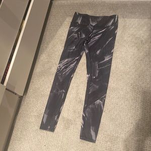 Alo Black Marbled Leggings